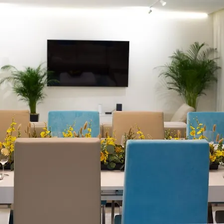 Luxury Aleana 포티마오